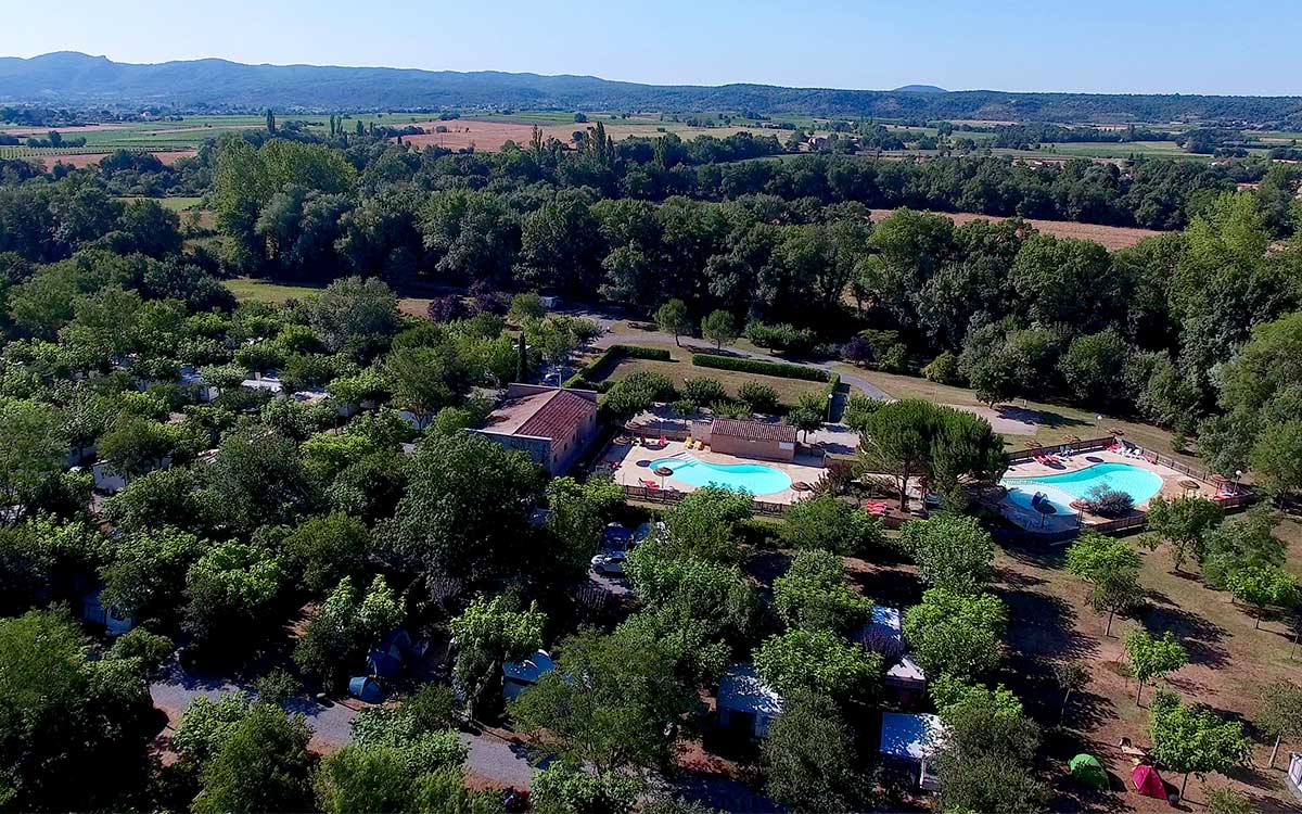 Quel intérêt de choisir un camping avec piscine chauffée dans la Drôme ?